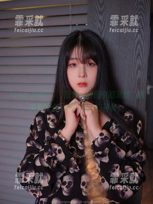 Jang Joo(장주)新作：原图中的灰丝，摇曳着什么又说不出口的神秘。
